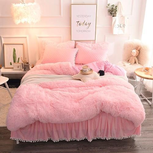 4/6 Pcs Luxury Plush Shaggy Duvet Cover Set. Quilted Pompoms. Bedskirt and Pillow Shams