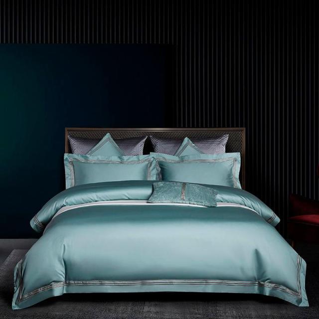 Premium Soft Egyptian Cotton Bedding Set. Embroidered Duvet Cover Set Queen/King size 4Pcs